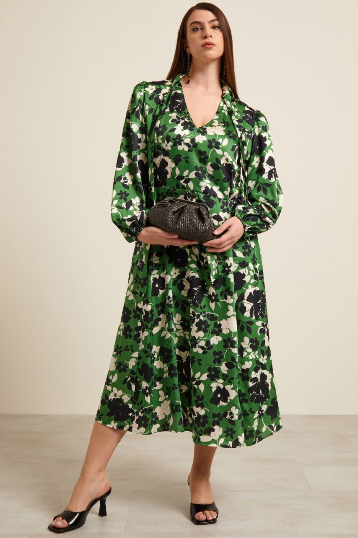 Abito con collo a foulard Fashion Market