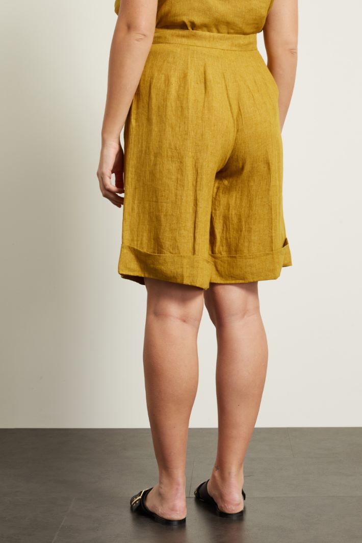 Bermuda in lino con risvolto Fashion Market Bermuda in lino con risvolto Fashion Market