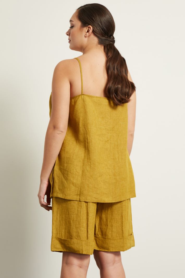 Top in lino con spacchi Fashion Market