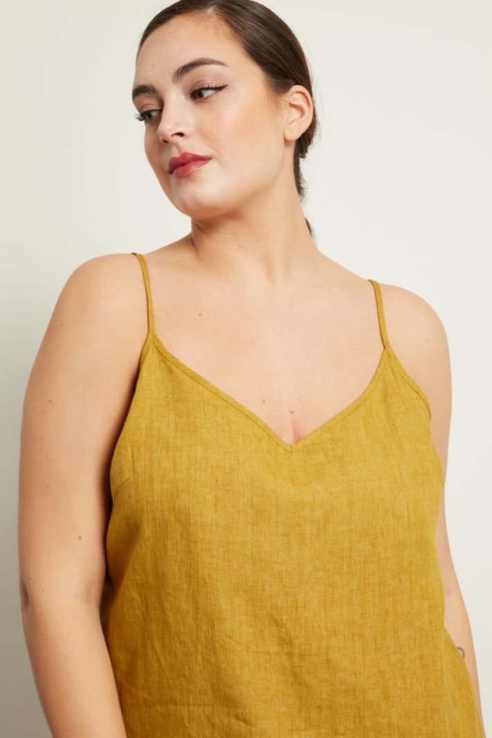 Top in lino con spacchi Fashion Market