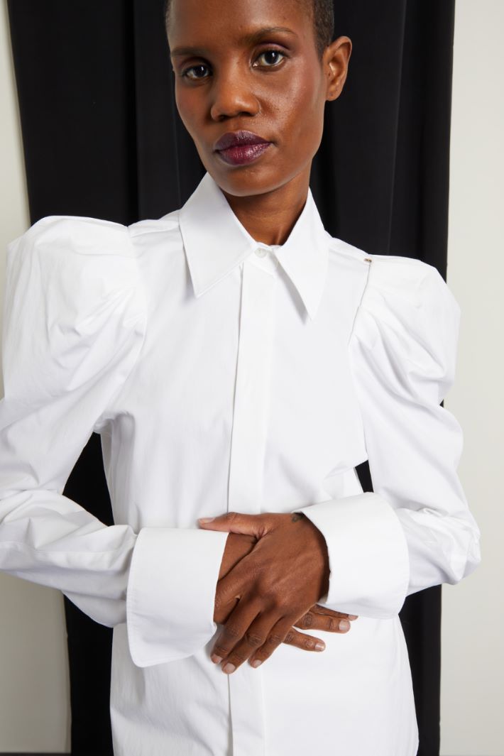 Camicia con maniche a sbuffo Fashion Market