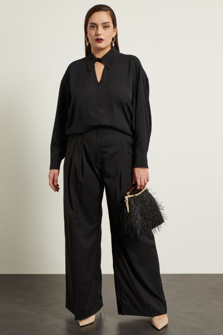 Blusa con apertura a V Fashion Market