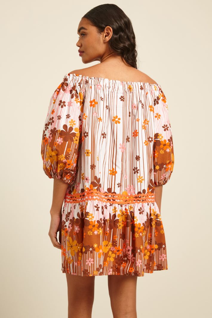 Abito con maniche a palloncino Fashion Market Abito con maniche a palloncino Fashion Market