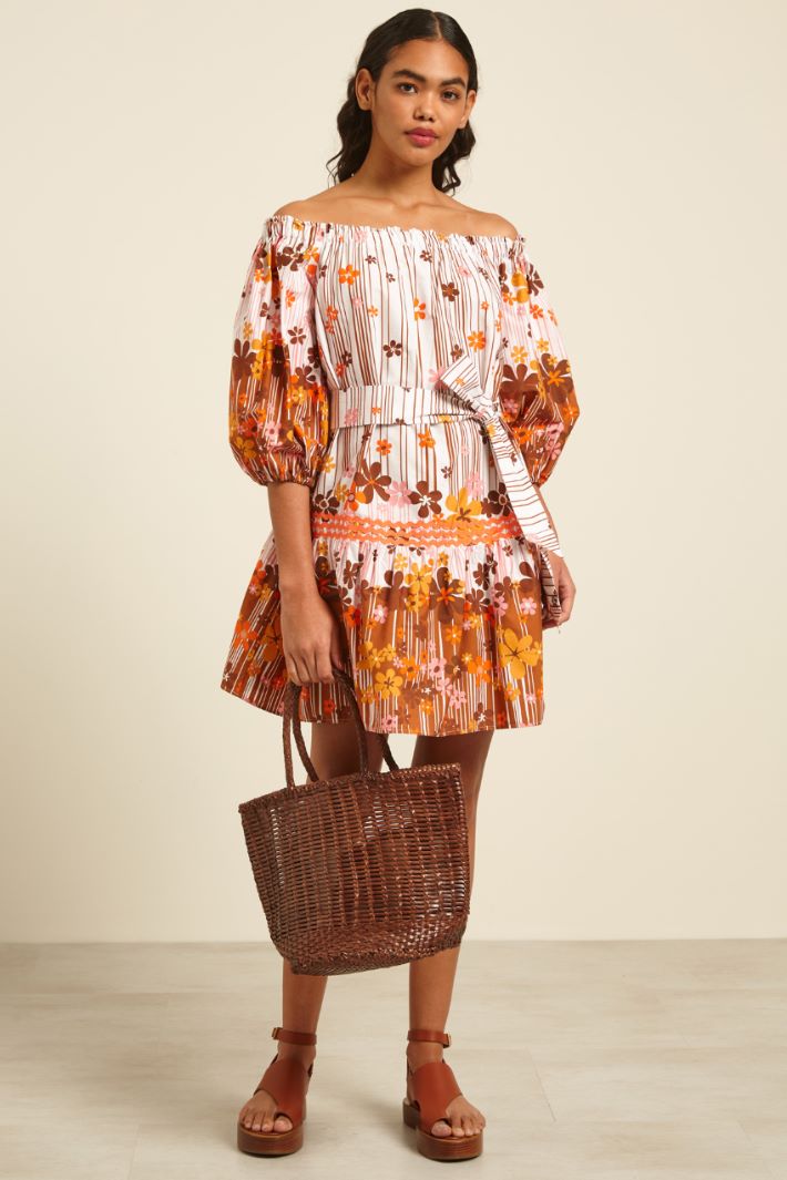 Abito con maniche a palloncino Fashion Market Abito con maniche a palloncino Fashion Market