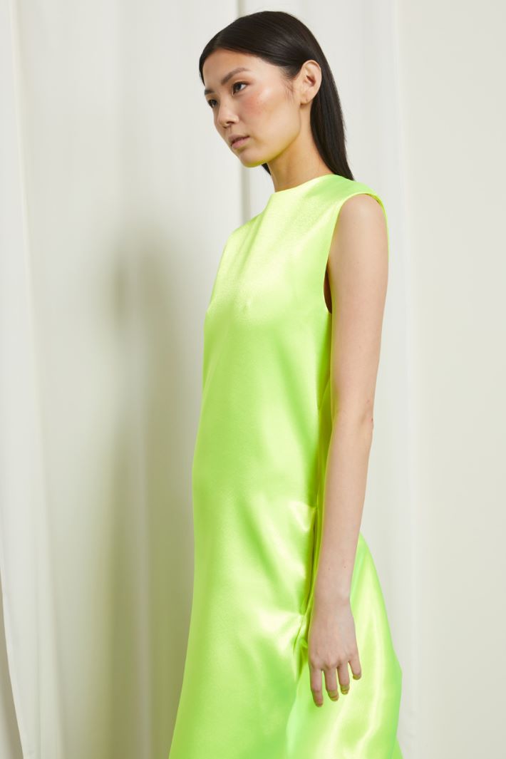 Abito smanicato con coda Fashion Market