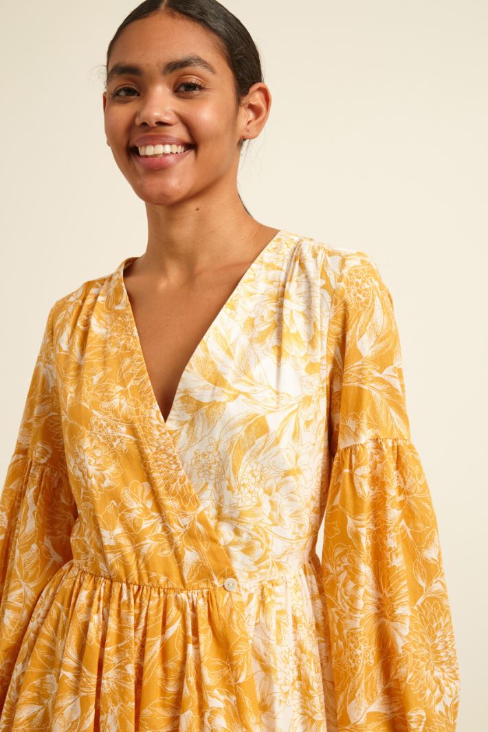 Abito corto con scollo a V Fashion Market