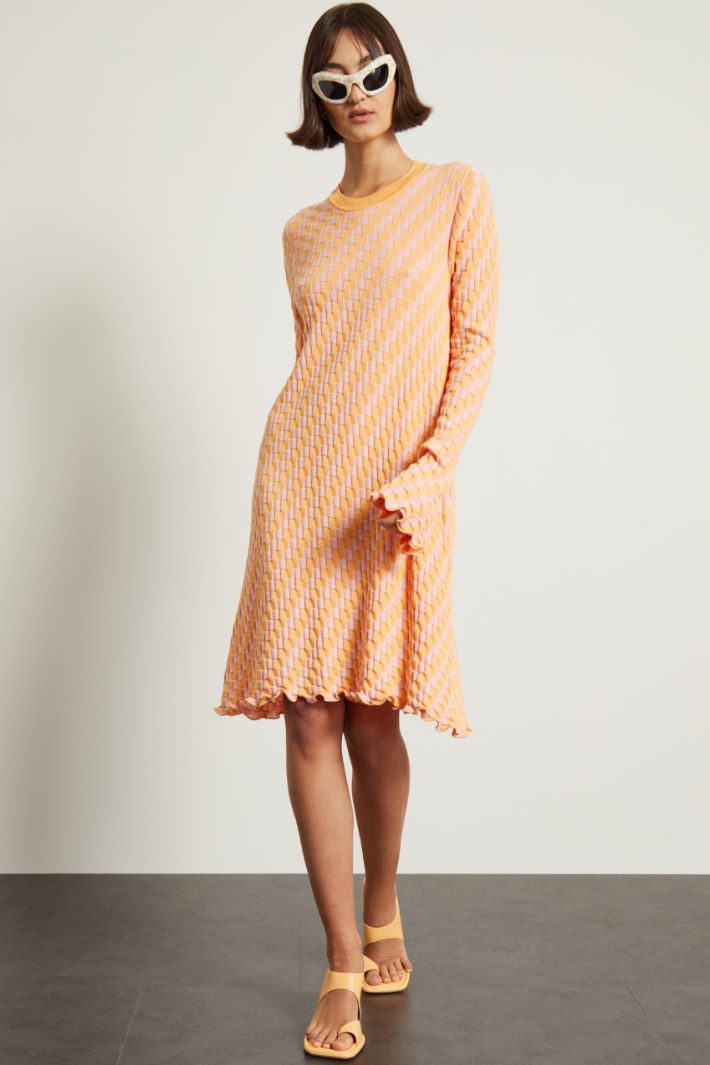 Abito con bordi ondulati Fashion Market