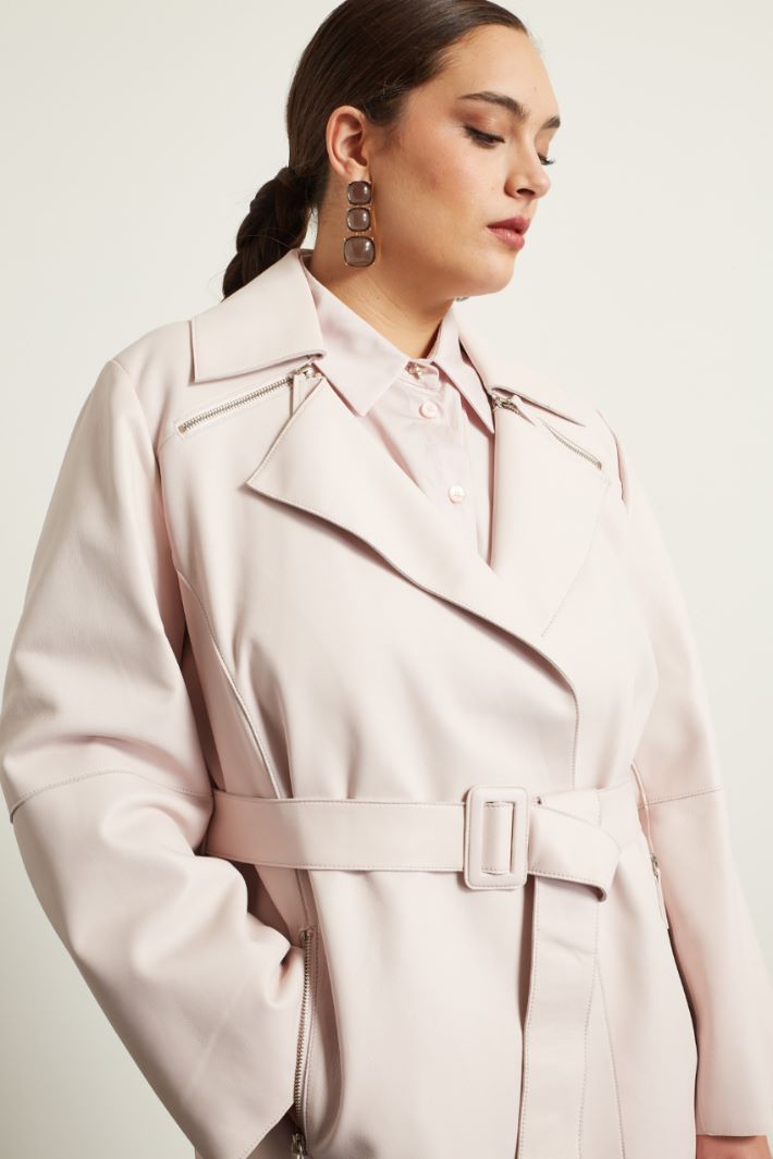 Giaccone in pelle con cintura Fashion Market