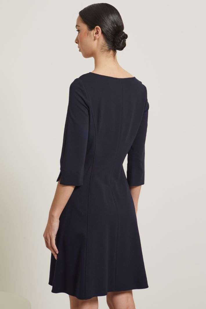 Abito sfiancato con cintura Fashion Market