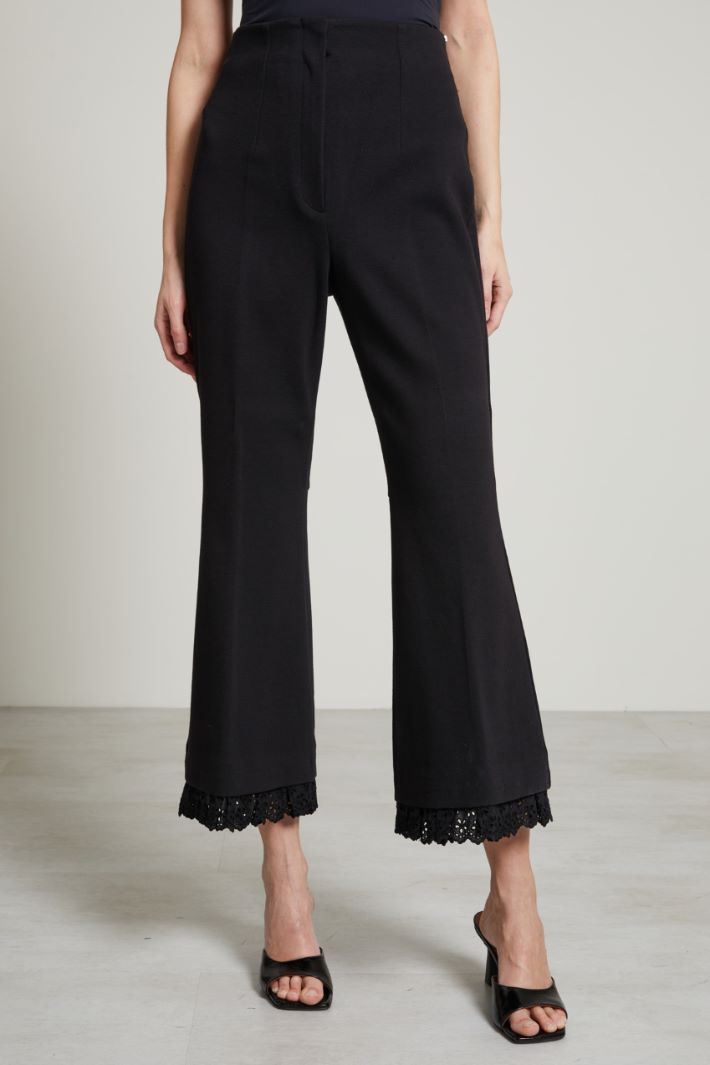 Pantalone con dettaglio in sangallo Fashion Market