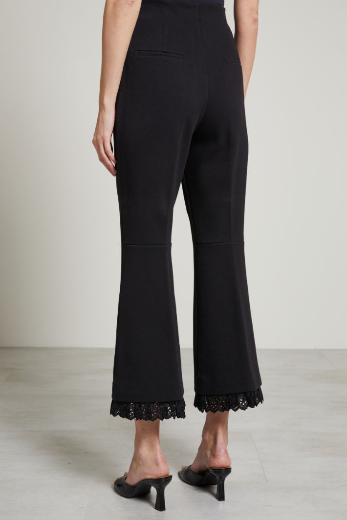 Pantalone con dettaglio in sangallo Fashion Market