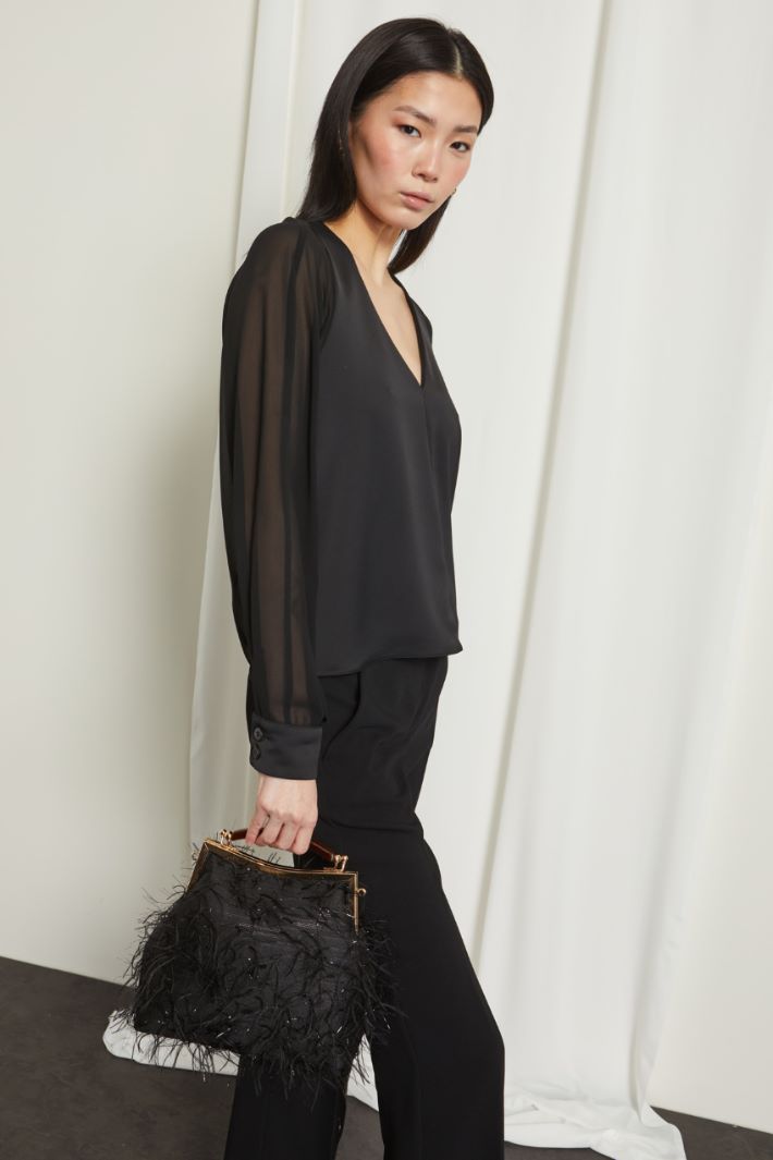 Blusa con scollo a V Fashion Market