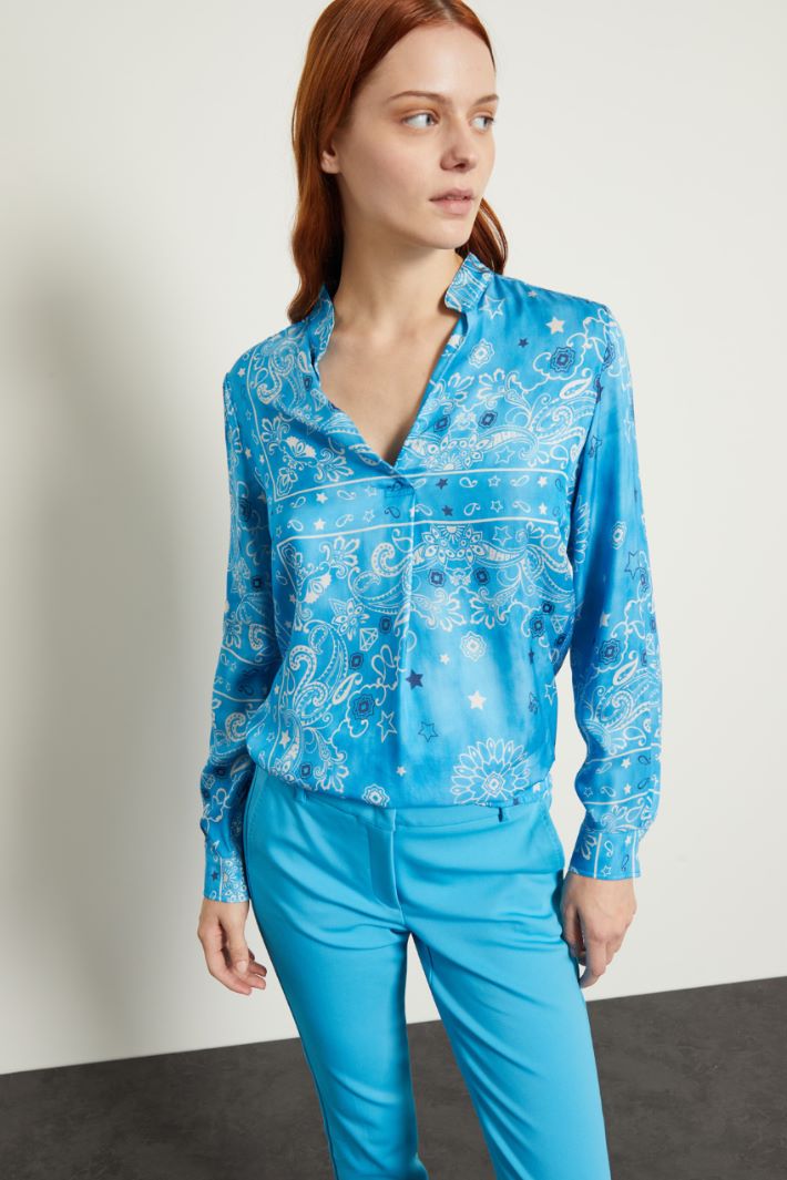 Blusa con collo a foulard Fashion Market