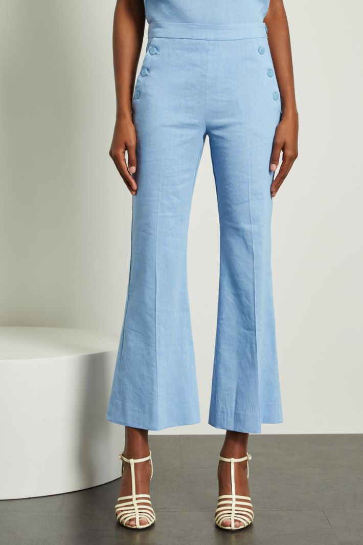 Pantaloni flare con bottoni Fashion Market