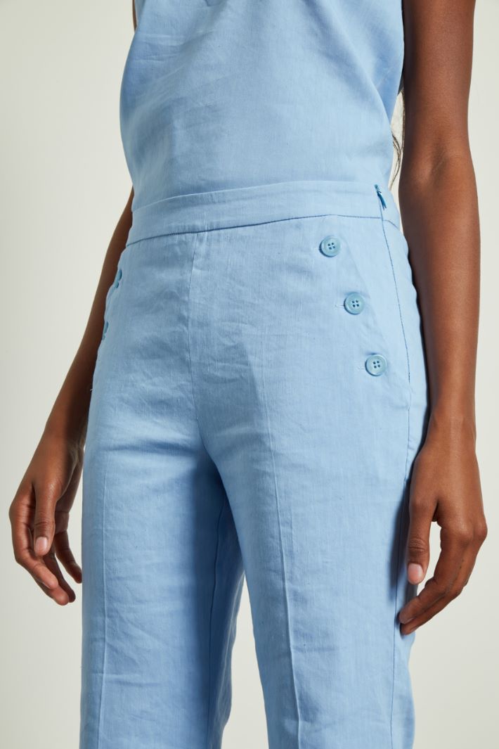 Pantaloni flare con bottoni Fashion Market