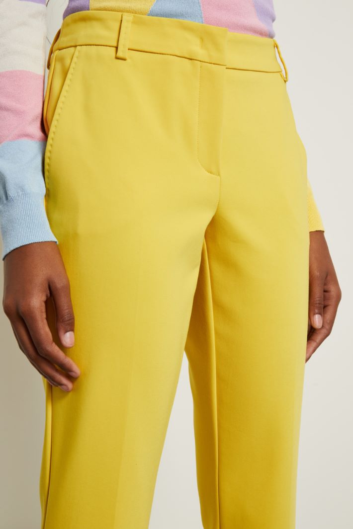 Pantaloni rifiniti a puntino Fashion Market