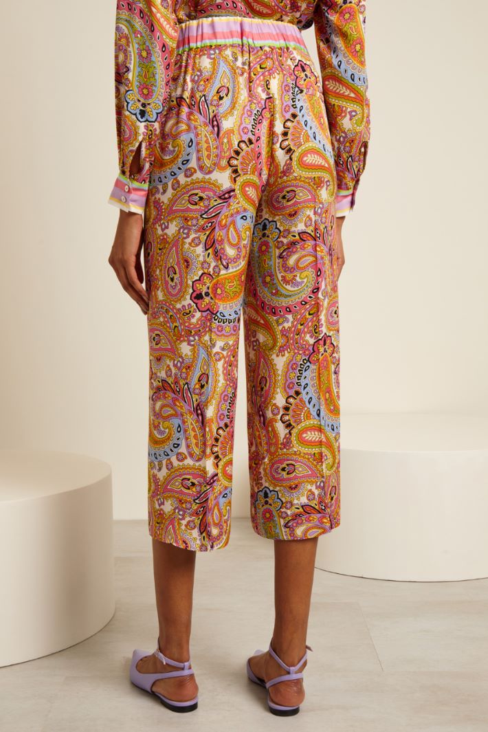 Pantaloni flare cropped Fashion Market