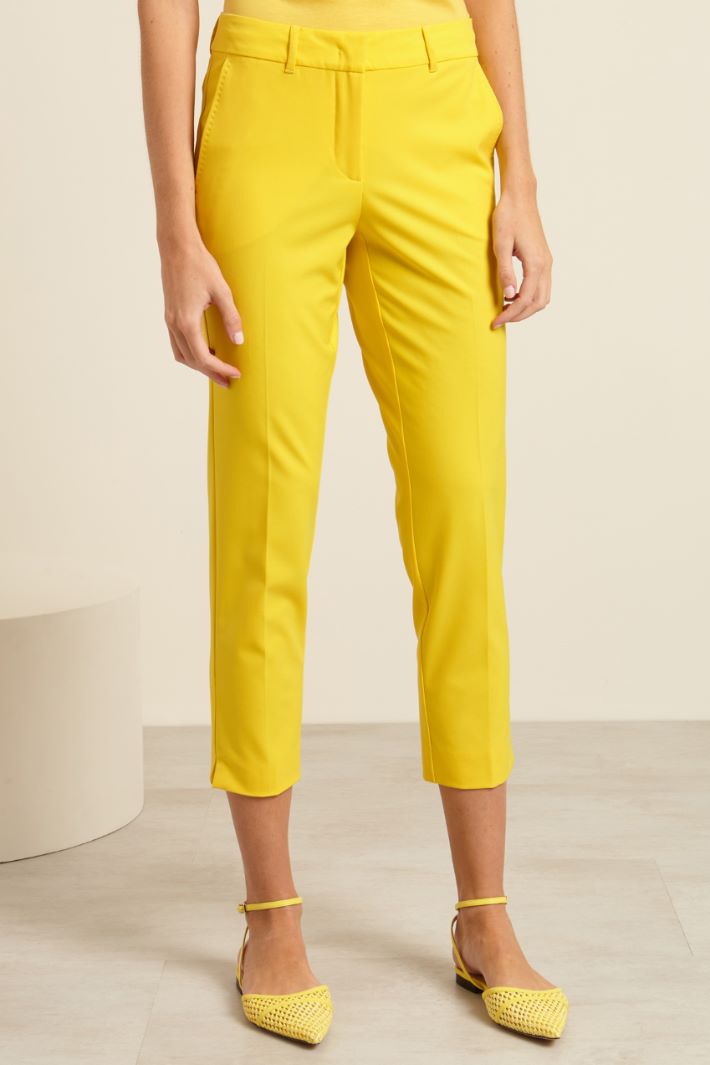 Pantaloni capri in tela Fashion Market