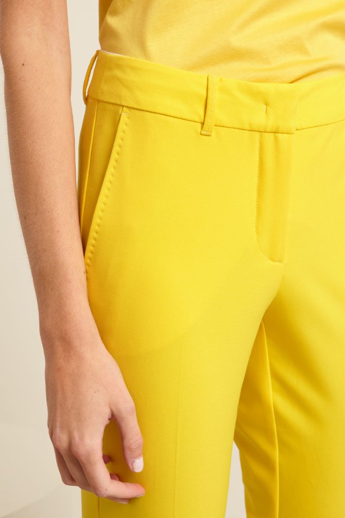 Pantaloni capri in tela Fashion Market