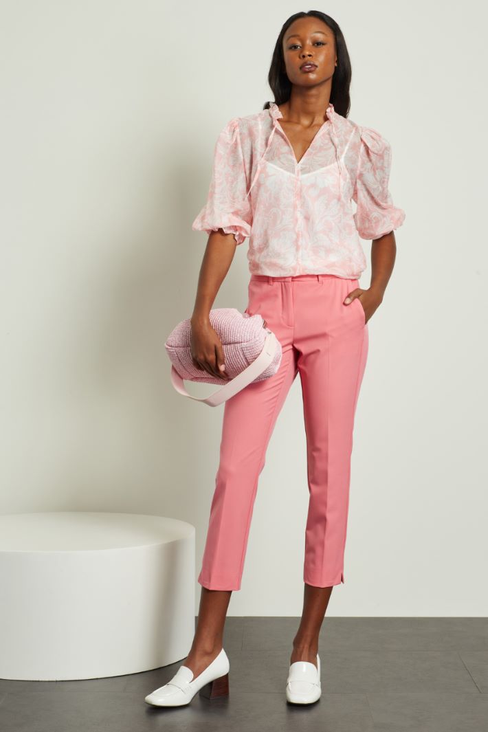 Pantaloni capri in tela Fashion Market