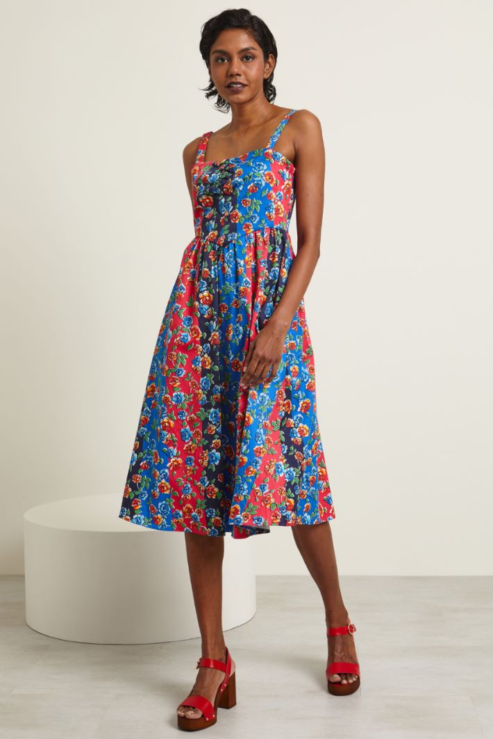 Abito con arricciature Fashion Market