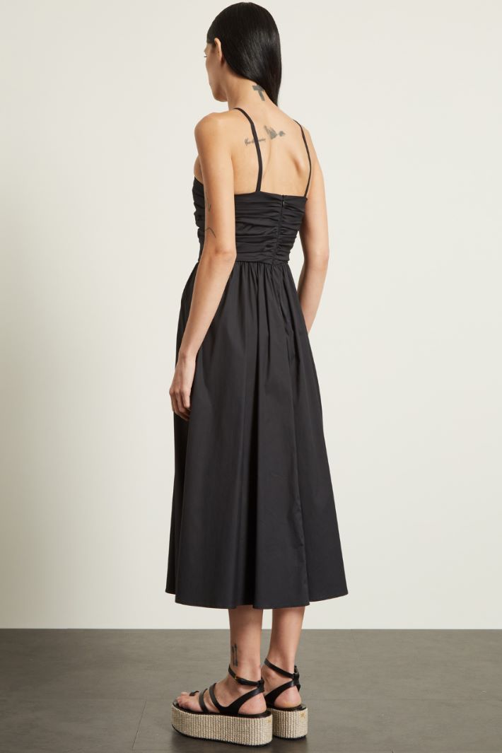 Abito con drappeggio Fashion Market Abito con drappeggio Fashion Market