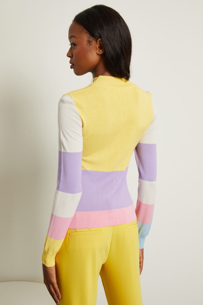 Maglia con collo a cratere Fashion Market