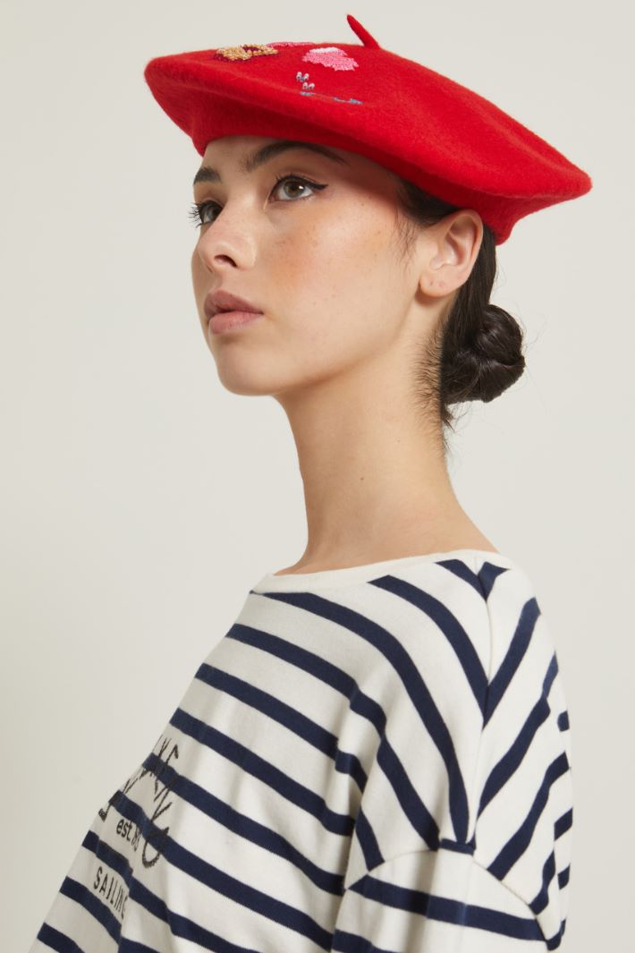 Basco in lana ricamato Fashion Market