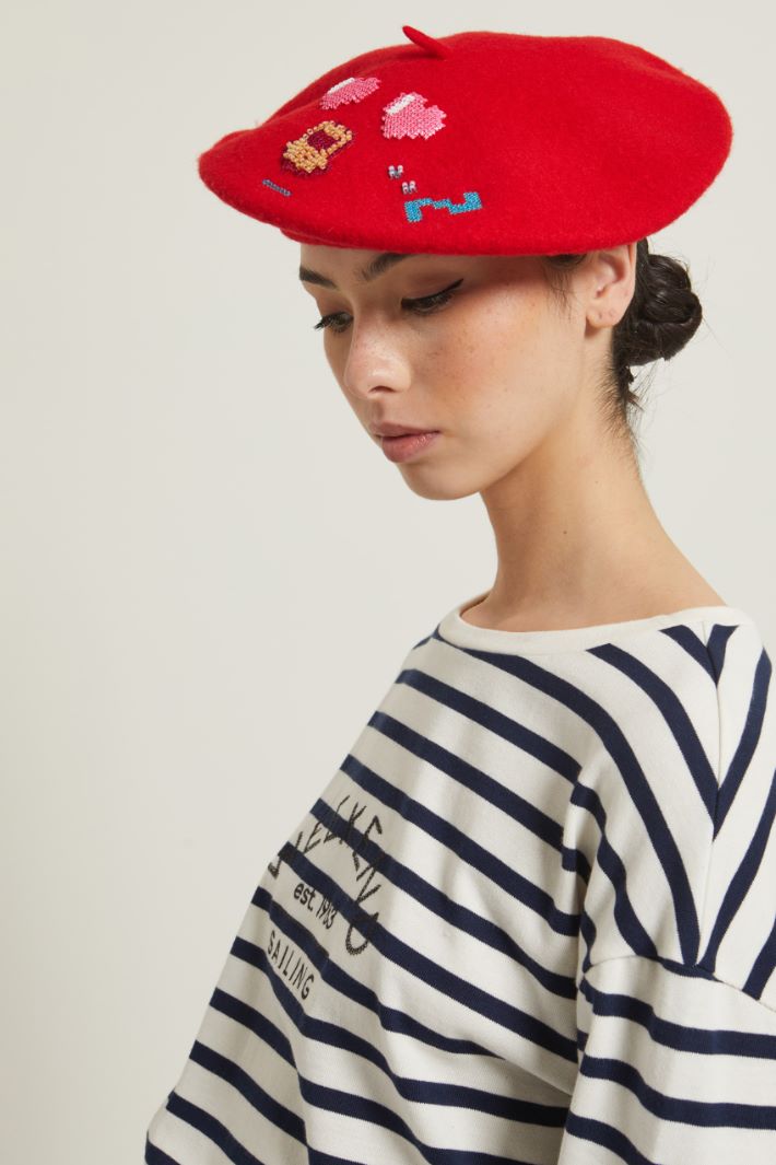 Basco in lana ricamato Fashion Market