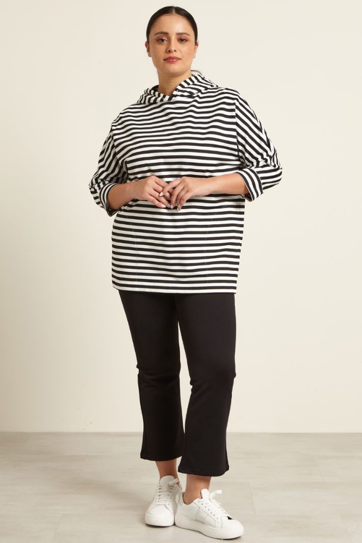 Pantaloni crop a zampa Fashion Market