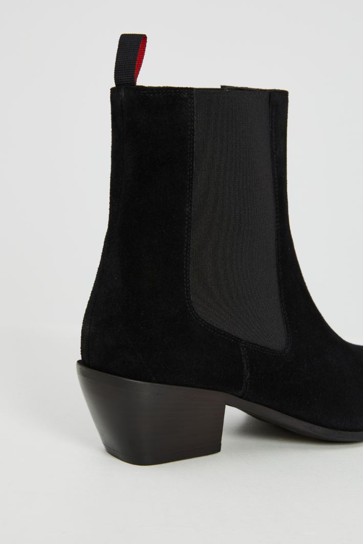 Stivaletti scamosciati Fashion Market