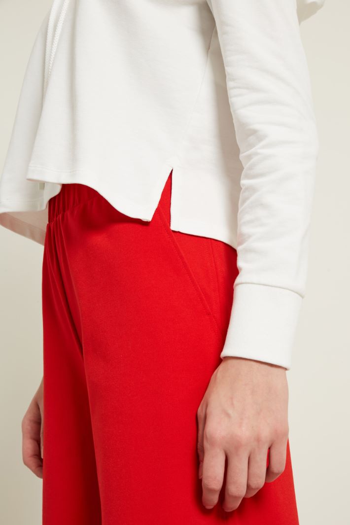 Felpa con spacchetti al fondo Fashion Market