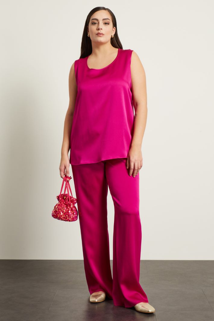 Top smanicato in raso Fashion Market