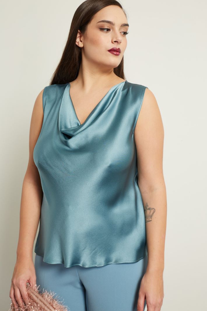 Top smanicato in raso  Fashion Market