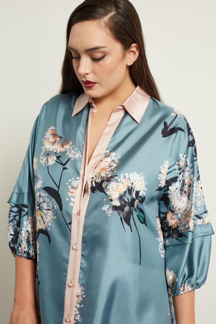 Blusa in twill con spacchi  Fashion Market