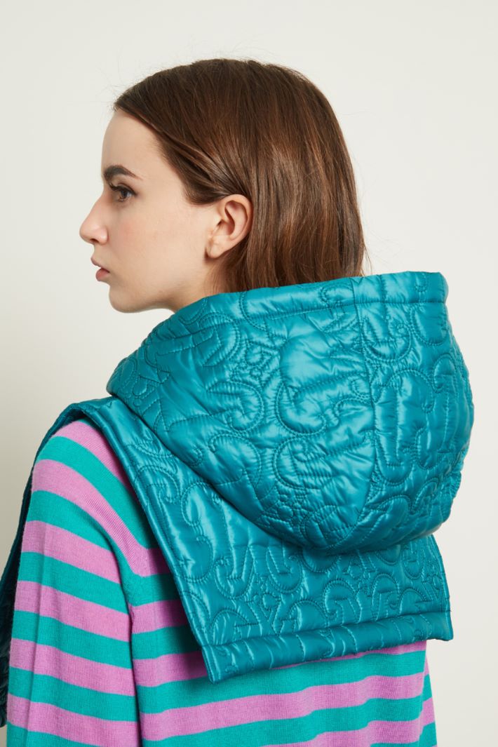 Collo imbottito con cappuccio Fashion Market