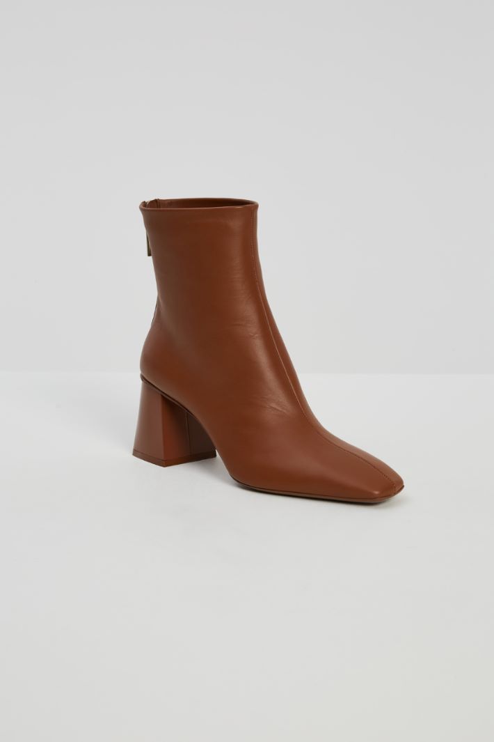 Tronchetti a punta squadrata Fashion Market Tronchetti a punta squadrata Fashion Market