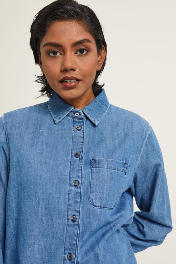 Camicia in denim con taschino  Fashion Market