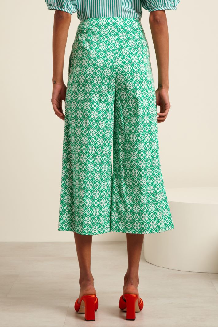 Pantaloni cropped ampi Fashion Market Pantaloni cropped ampi Fashion Market