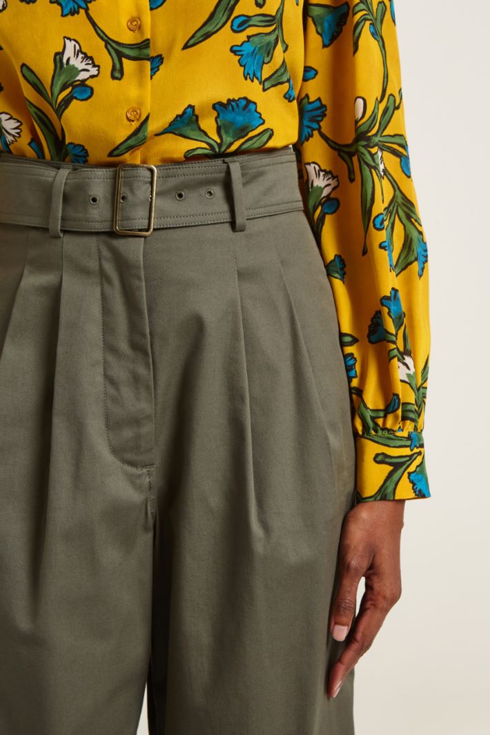 Pantaloni con cintura  Fashion Market