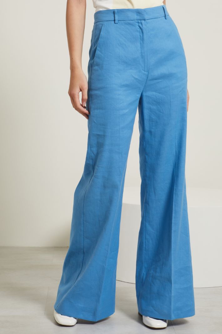 Pantaloni a zampa con piega Fashion Market