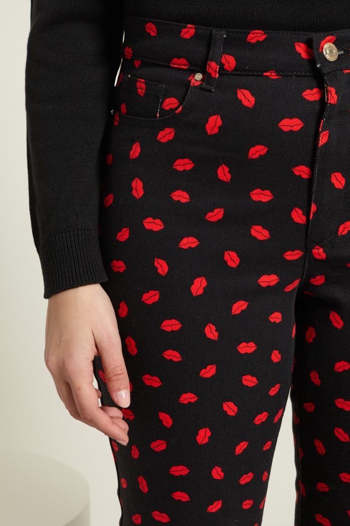 Pantaloni slim stampati Fashion Market