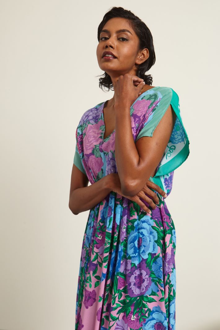 Abito con spacchi  Fashion Market