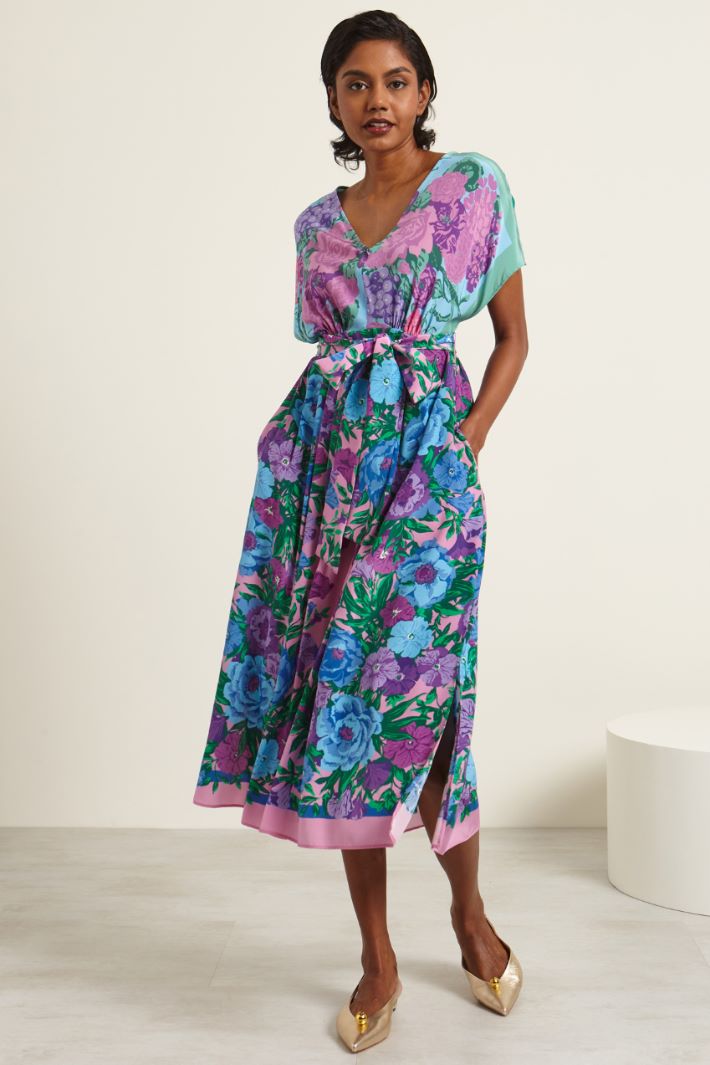 Abito con spacchi  Fashion Market