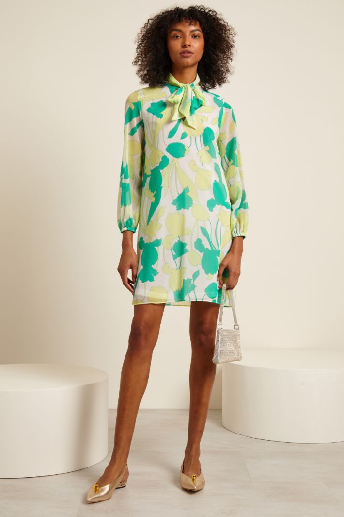 Abito con collo a foulard  Fashion Market