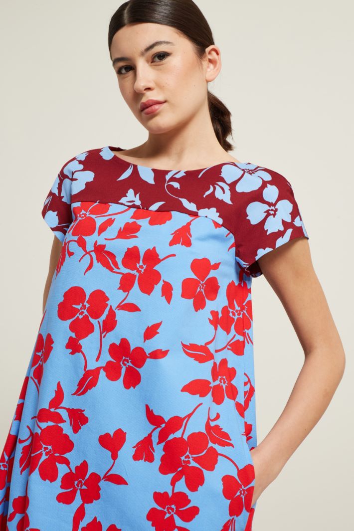 Abito con maniche a kimono Fashion Market Abito con maniche a kimono Fashion Market