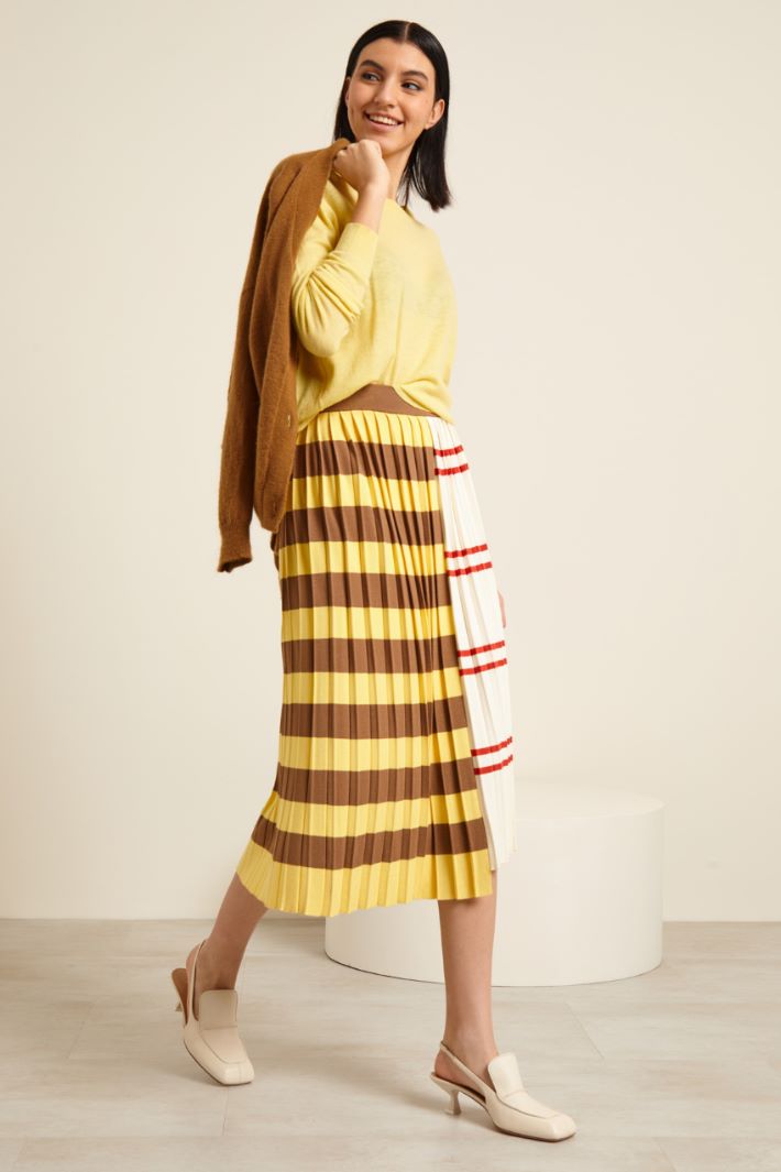 Maglia con profili a coste Fashion Market Maglia con profili a coste Fashion Market