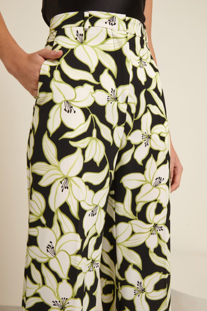 Pantaloni fluidi Fashion Market