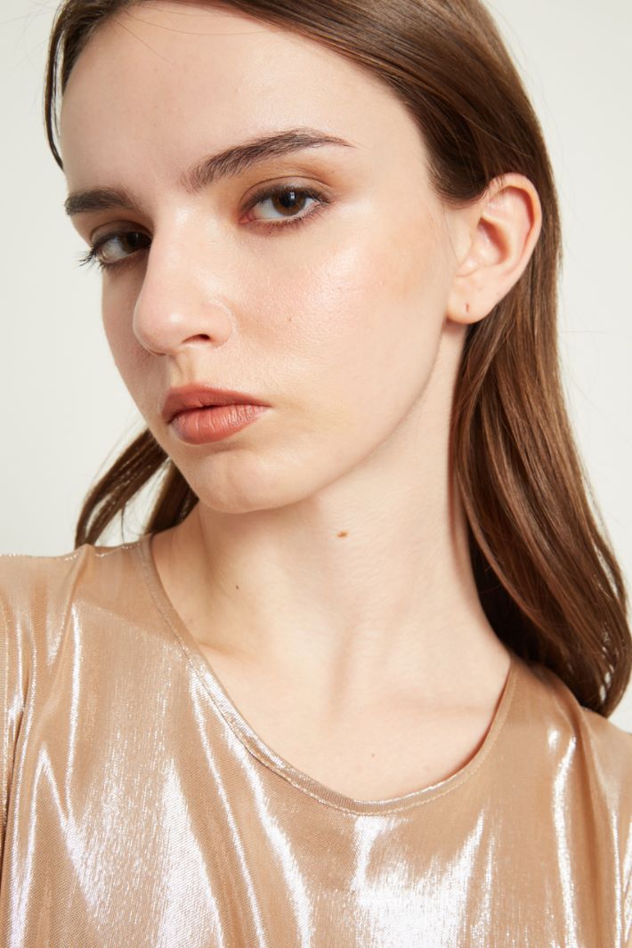 Top smanicato in lamè Fashion Market