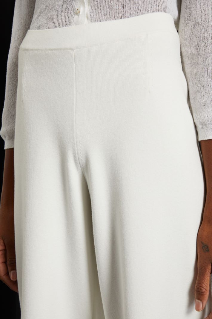 Pantaloni cropped in maglia Fashion Market